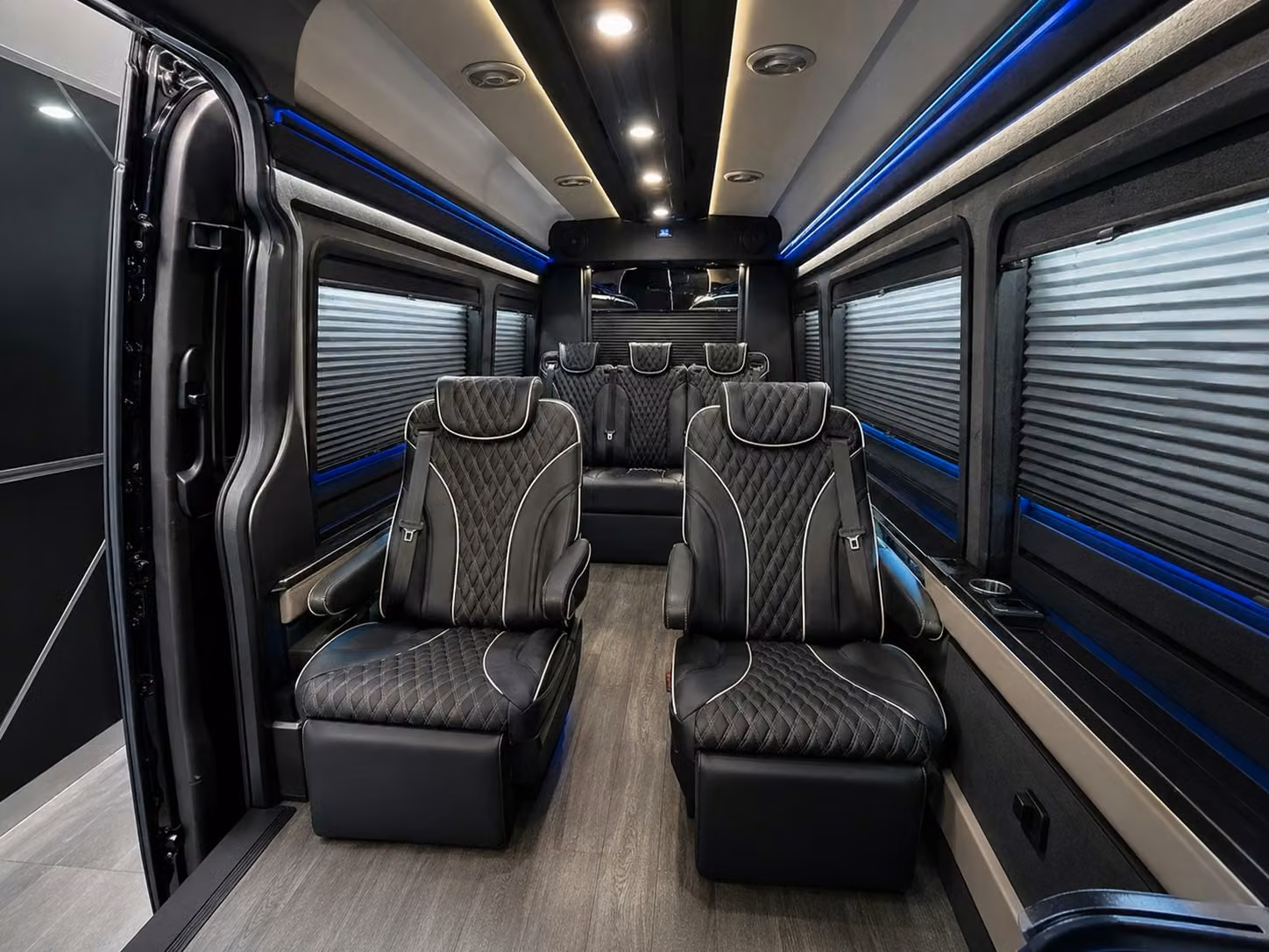 airport transportation for thornton groups of every size and occasion