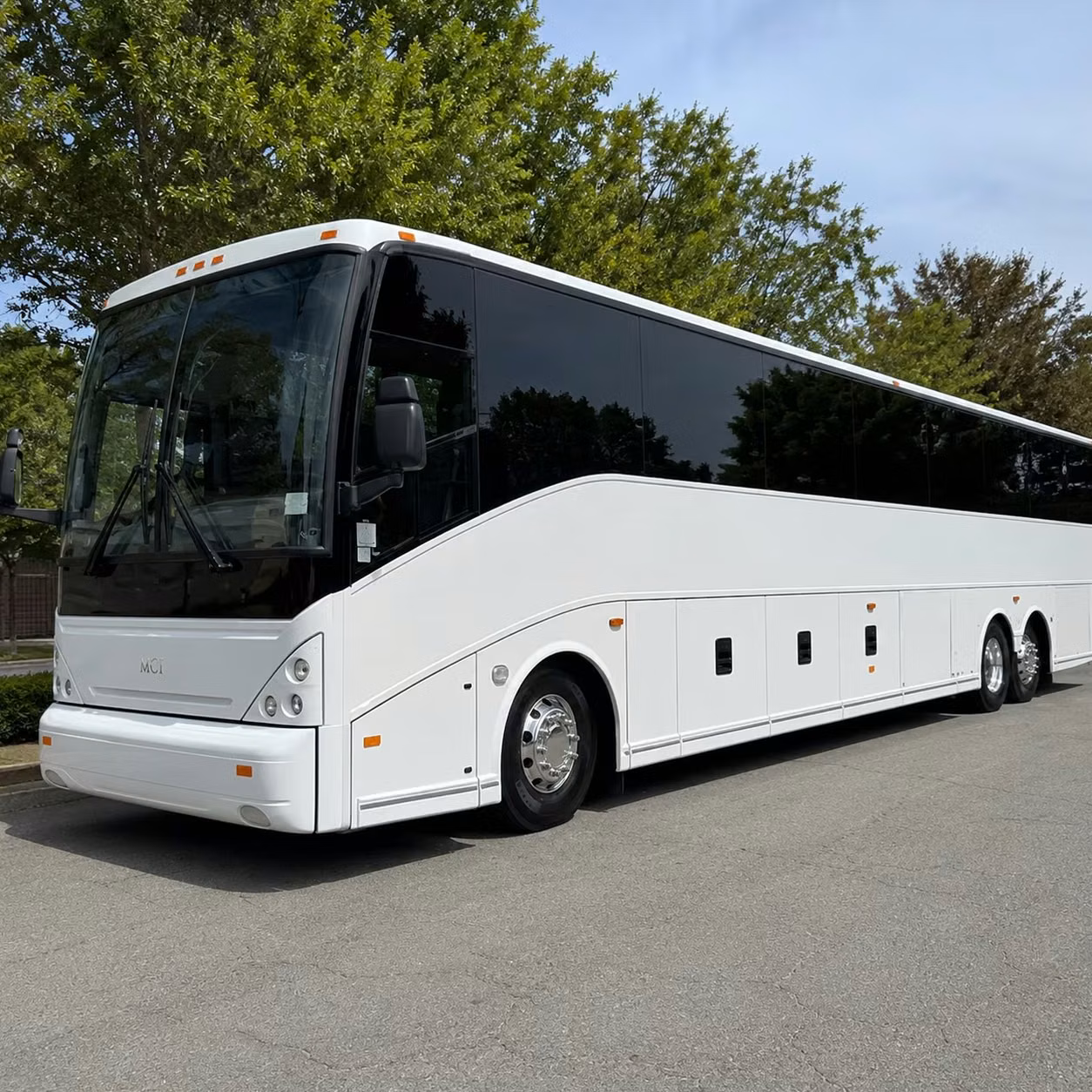 corporate airport shuttle services between thornton and den