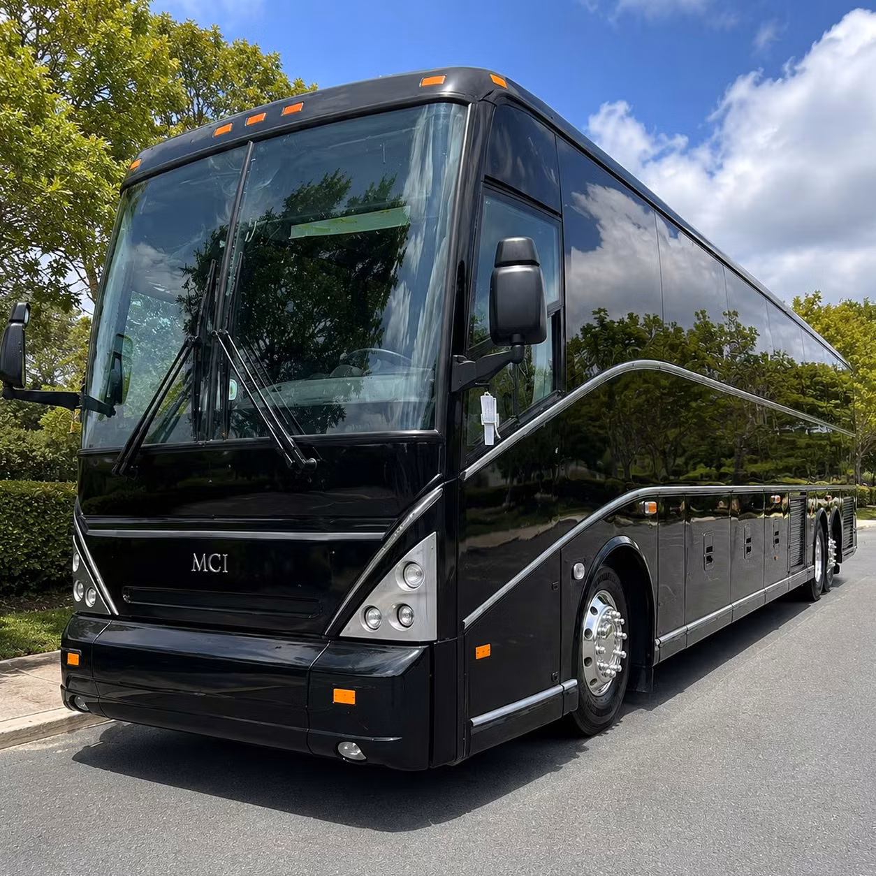 wedding guest shuttles and bridal party transportation in thornton